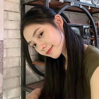 小姑娘艾萝依